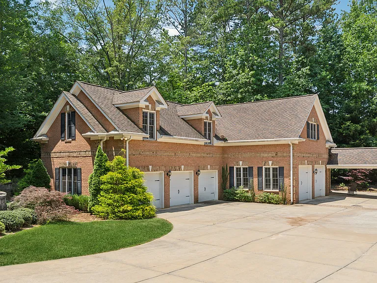 100 Hopewell Grove Dr — Photo 2