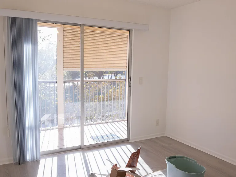 400 SW 134th Way #302F — Photo 27