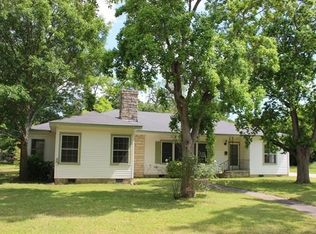 1208 Maple St, Lockhart, TX 78644