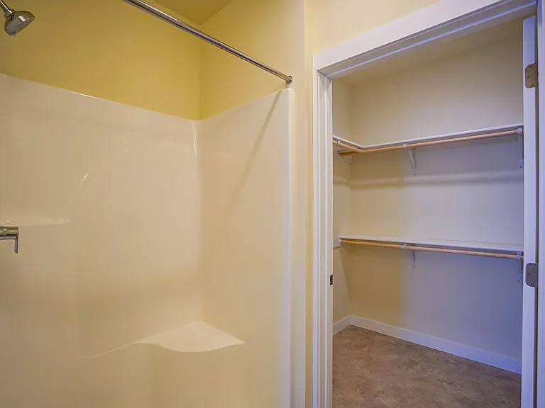 1270 Stonewood Xing — Photo 28