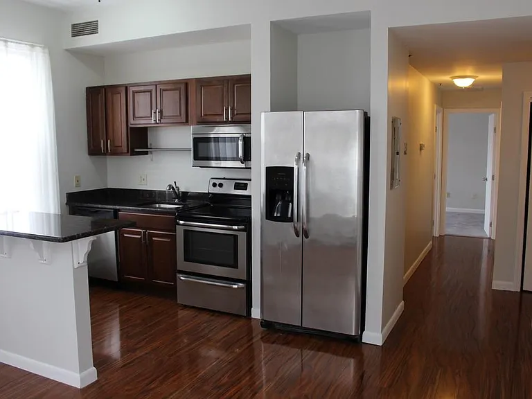 12 Walnut St #1 — Photo 2