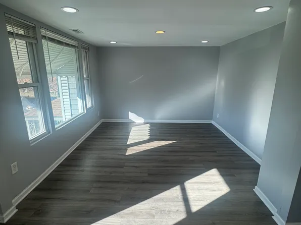 2855 S Quinn St #3, Chicago, IL 60608