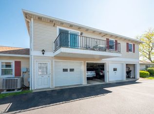 926 Canterbury Ln #A, Salem, OH 44460