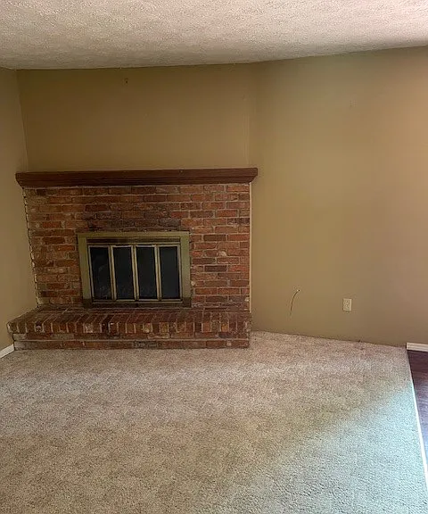 2451 S Meadowbrook Ave — Photo 2