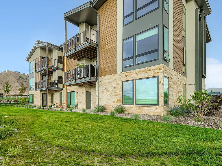 91 Mount Hope Cir #B303 — Photo 28