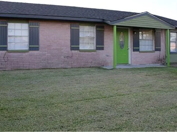 425 Capitol Dr, Avondale, LA 70094
