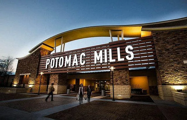 5 Minute Drive to Potomac Mills Mall