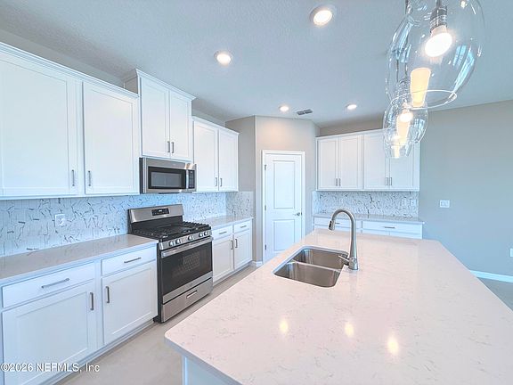 3rd image of 312 Cherry Elm Dr