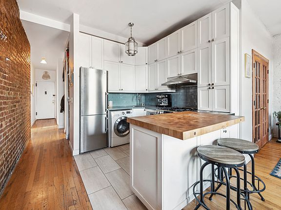 4th image of 1264 Amsterdam Ave APT 6A