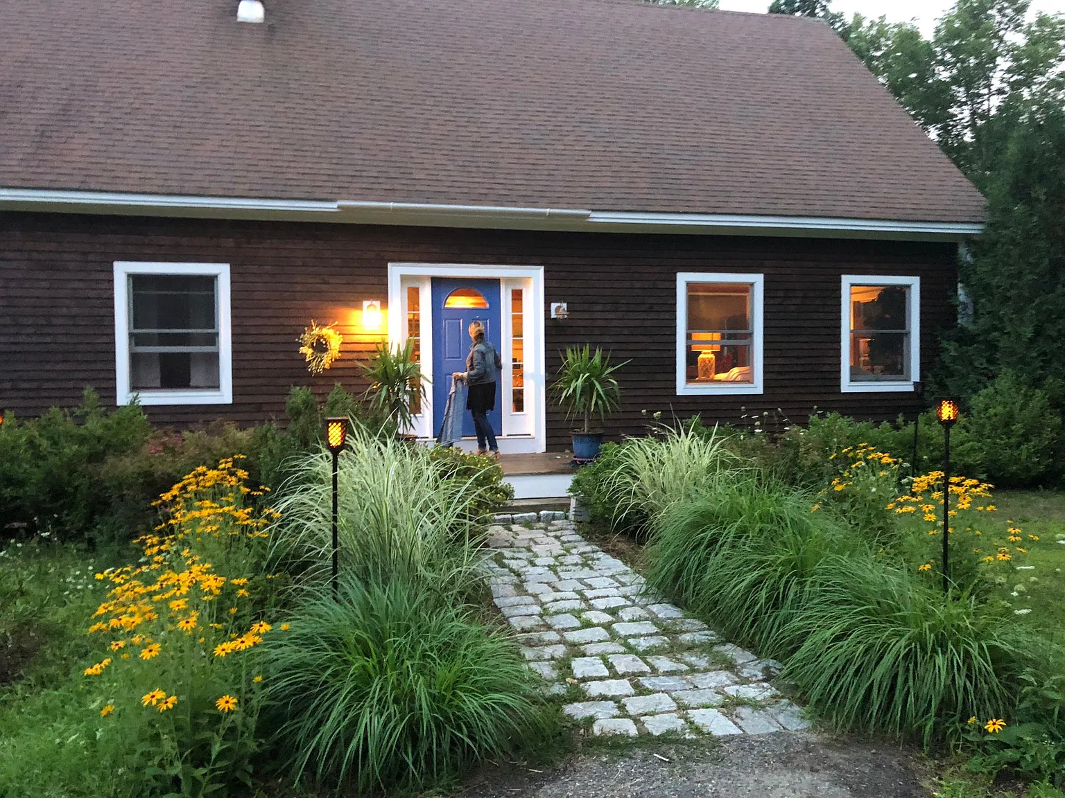 2 bed, 2.5 bath, 2016 sqft, $3,000 — Photo 2