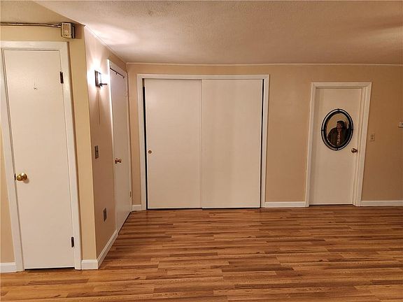 4th image of 72 W Shore Rd APT 3