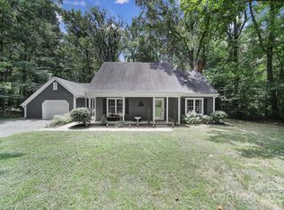 8217 Saddlehorse Ln, Charlotte, NC 28215