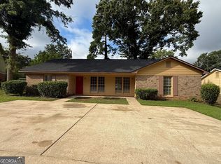 104 Peachtree Ct, Lagrange, GA 30241