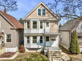 2956 S 7th St, Milwaukee, WI 53215
