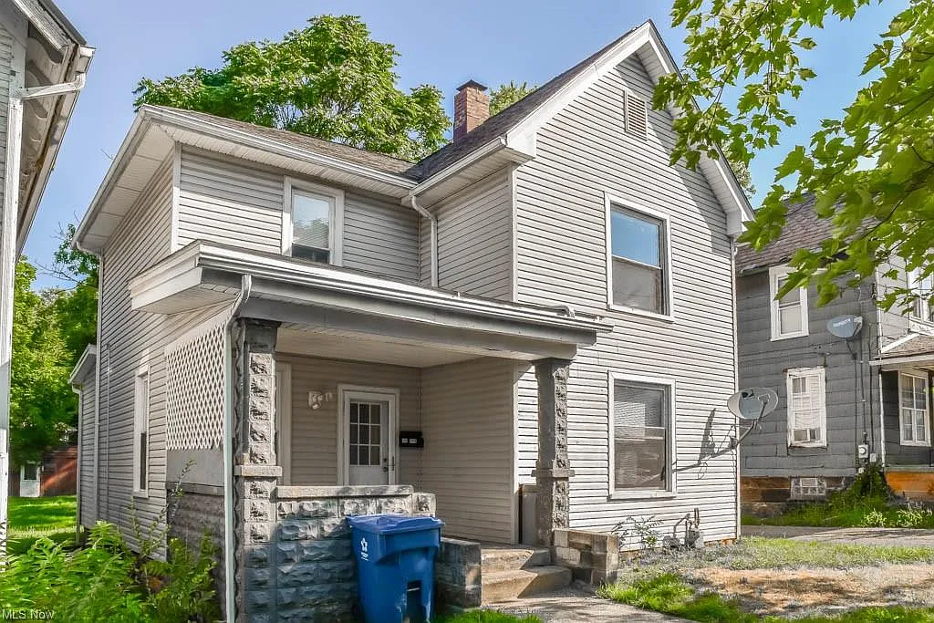 Building Photo - 116 Maple Ave SE