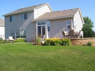 2126 Ponds Way, Shakopee, MN 55379