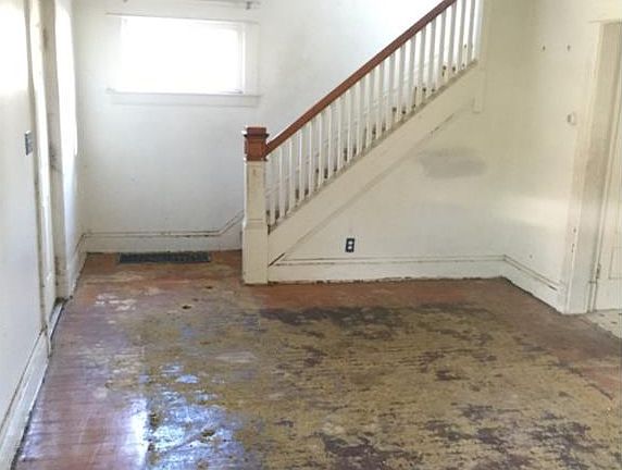 2nd image of 4214 E 112th St