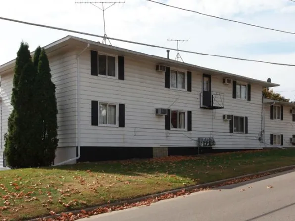 138 N Bay St, 138 N Bay St #4, Ellsworth, WI 54011