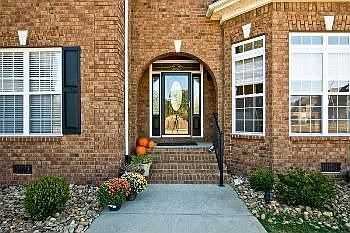 2nd image of 1332 Heather Pl