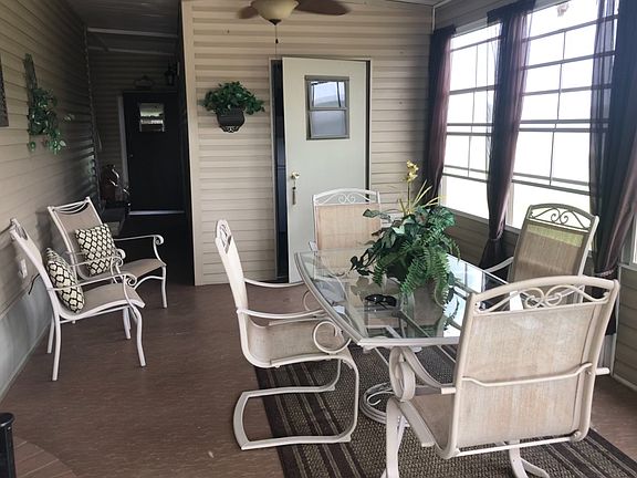 2nd image of 505 Sycamore Ln