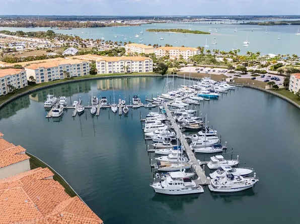 17 Harbour Isle Dr #103, Fort Pierce, FL 34949