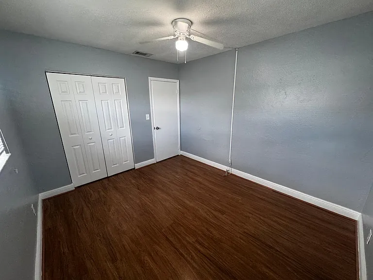 4061 N Dixie Hwy #28 — Photo 8