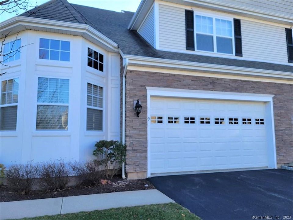 1st image of 9 Bay Hill Dr Unit 9