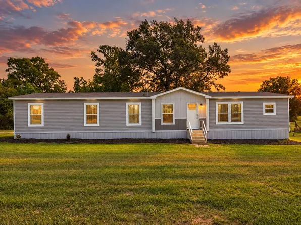 926 Rifle Rd, Pollok, TX 75969