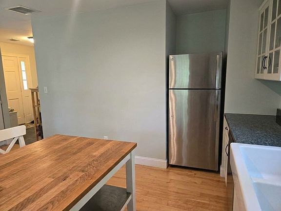 4th image of 285A N Haverhill Rd #A