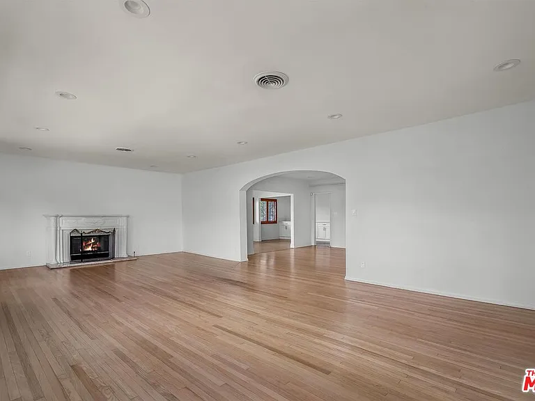157 S Elm Dr — Photo 3