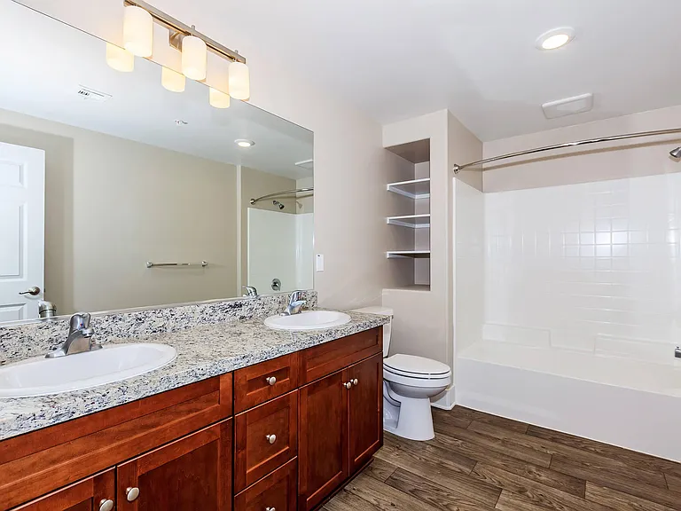 Sendero Gateway Apartment Homes — Photo 58