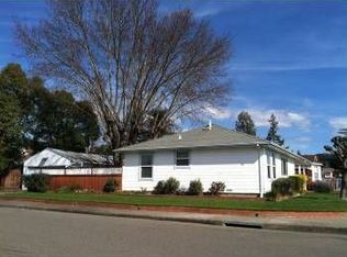 203 Sunnyvale Dr, Healdsburg, CA 95448