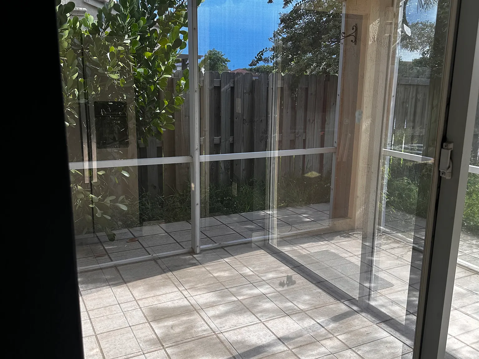 3 bed, 2.5 bath, 1667 sqft, $3,200 — Photo 3