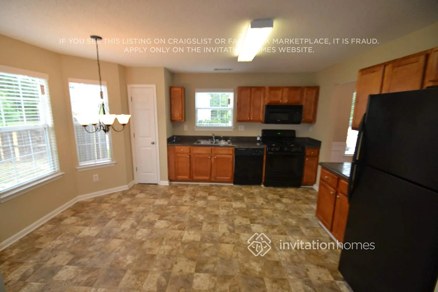 2333 Creel Rd Atlanta, GA 30349 — Photo 3