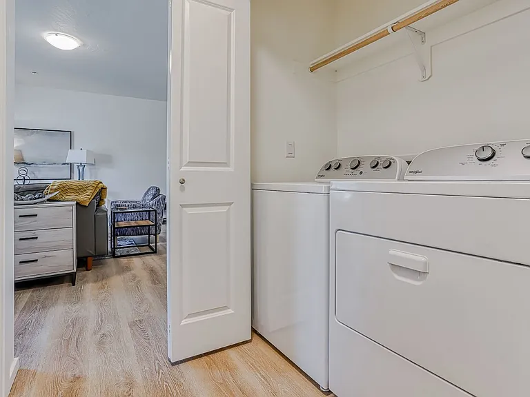 Ridgecrest Apartments — Photo 35