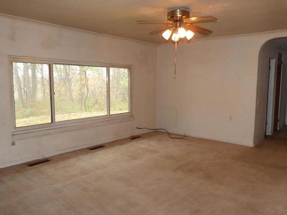 3rd image of 57593 Twin Lakes Rd