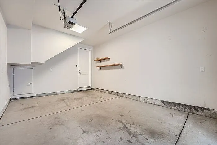 3807 N Franklin St — Photo 23