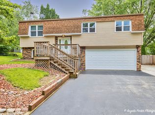 1119 Rolling Lane Rd, Johnsburg, IL 60051