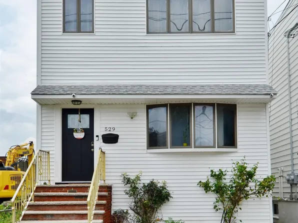 529 Avenue E, Bayonne, NJ 07002