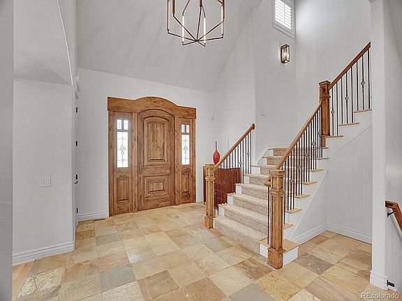 5th image of 1075 E Oxford Lane