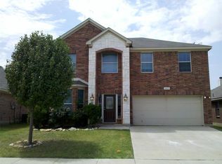 10813 Middleglen Rd, Haslet, TX 76052