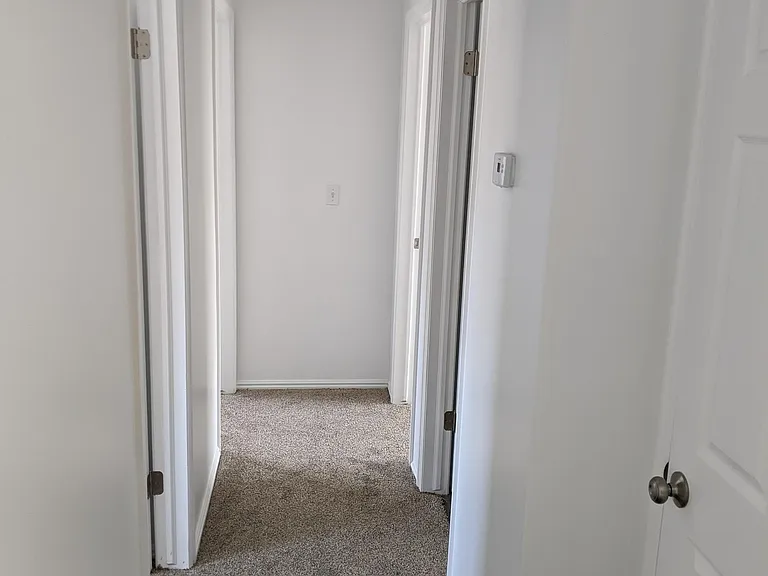 435 N Kersh Dr — Photo 6