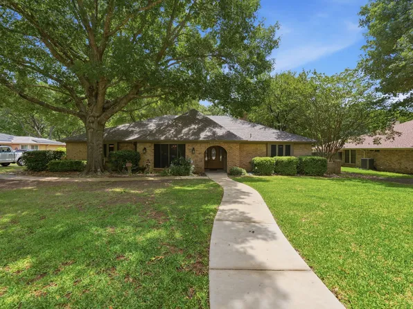12008 Saddlehorn Ln, Mansfield, TX 76063
