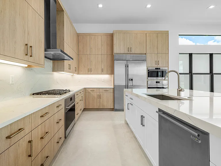 9516 Riverside Park Dr — Photo 14
