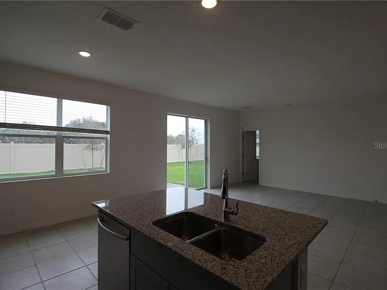 111 Roseville Dr — Photo 17