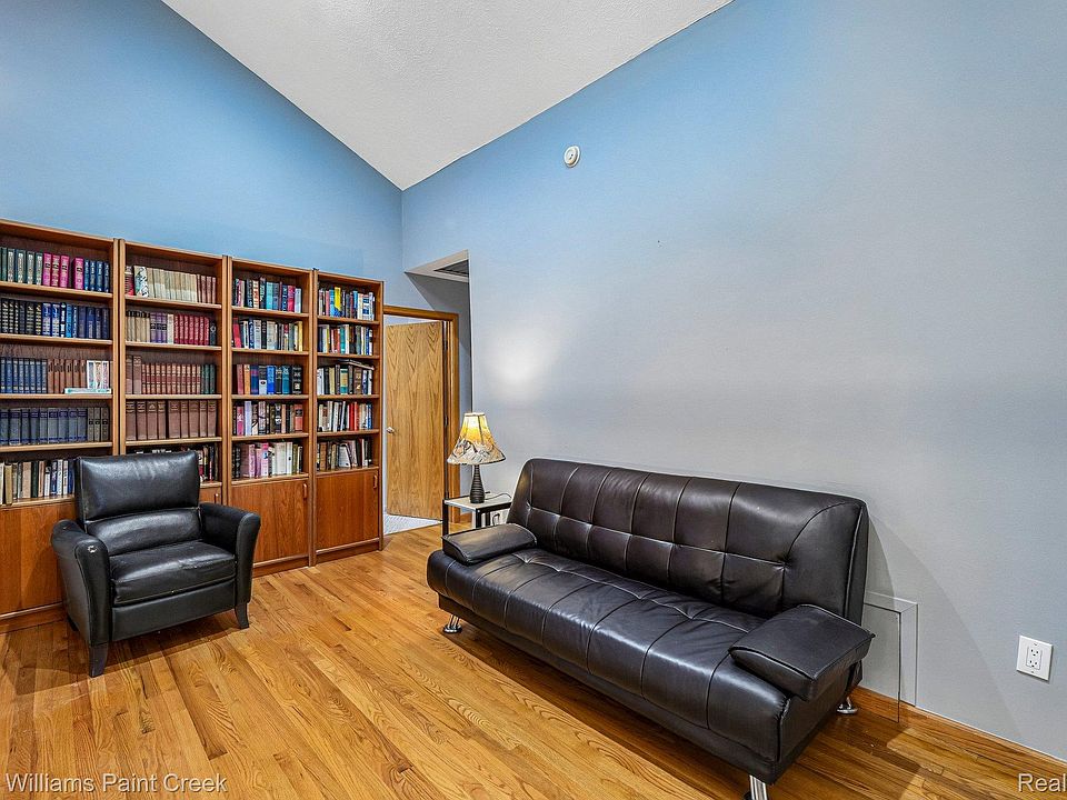 5832 Naneva Ct, photo 20