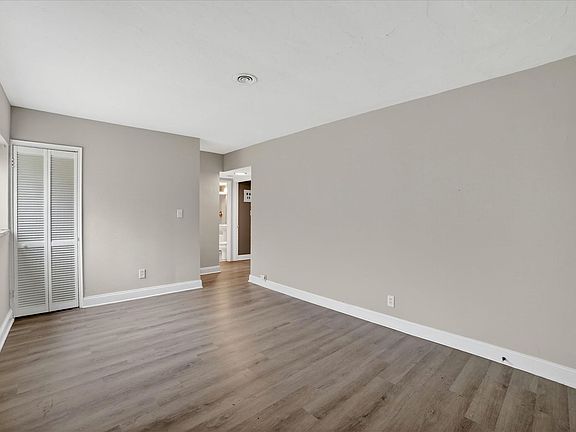 5th image of 18963 Hilliard Blvd APT 2