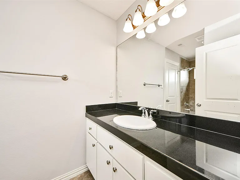 2046 Palm Forest Ln — Photo 33