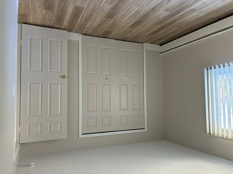 Holland Gardens Apartments — Photo 55
