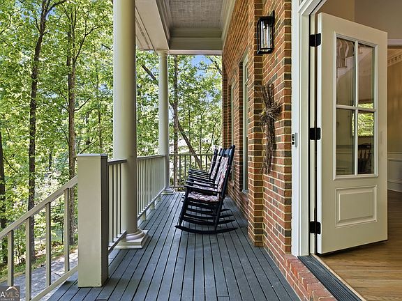 5th image of 130 Farm Hill Cir